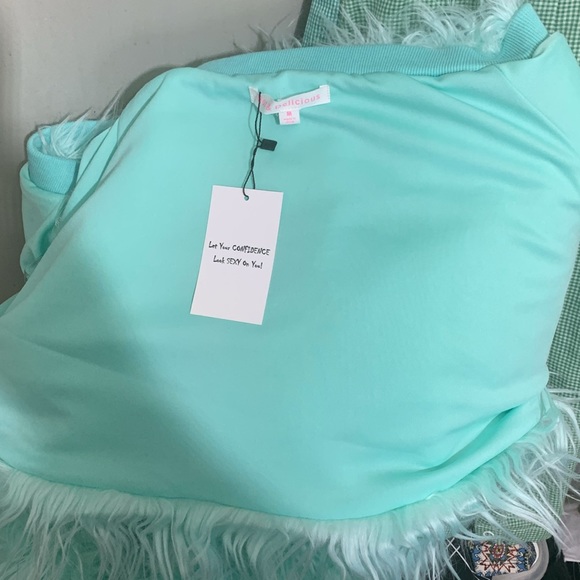 🌹NEW - VASHI Sweater in Mint color - Picture 8 of 10